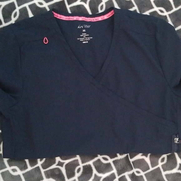 2 koi scrub tops - Picture 3 of 3